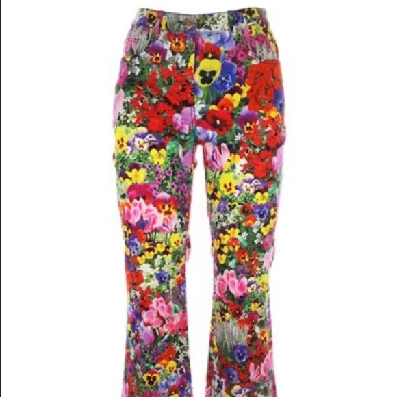NWT ๐ Moschino Boutique flower print jeans 2021 collection. Flare bottom size 6 - Picture 8 of 11